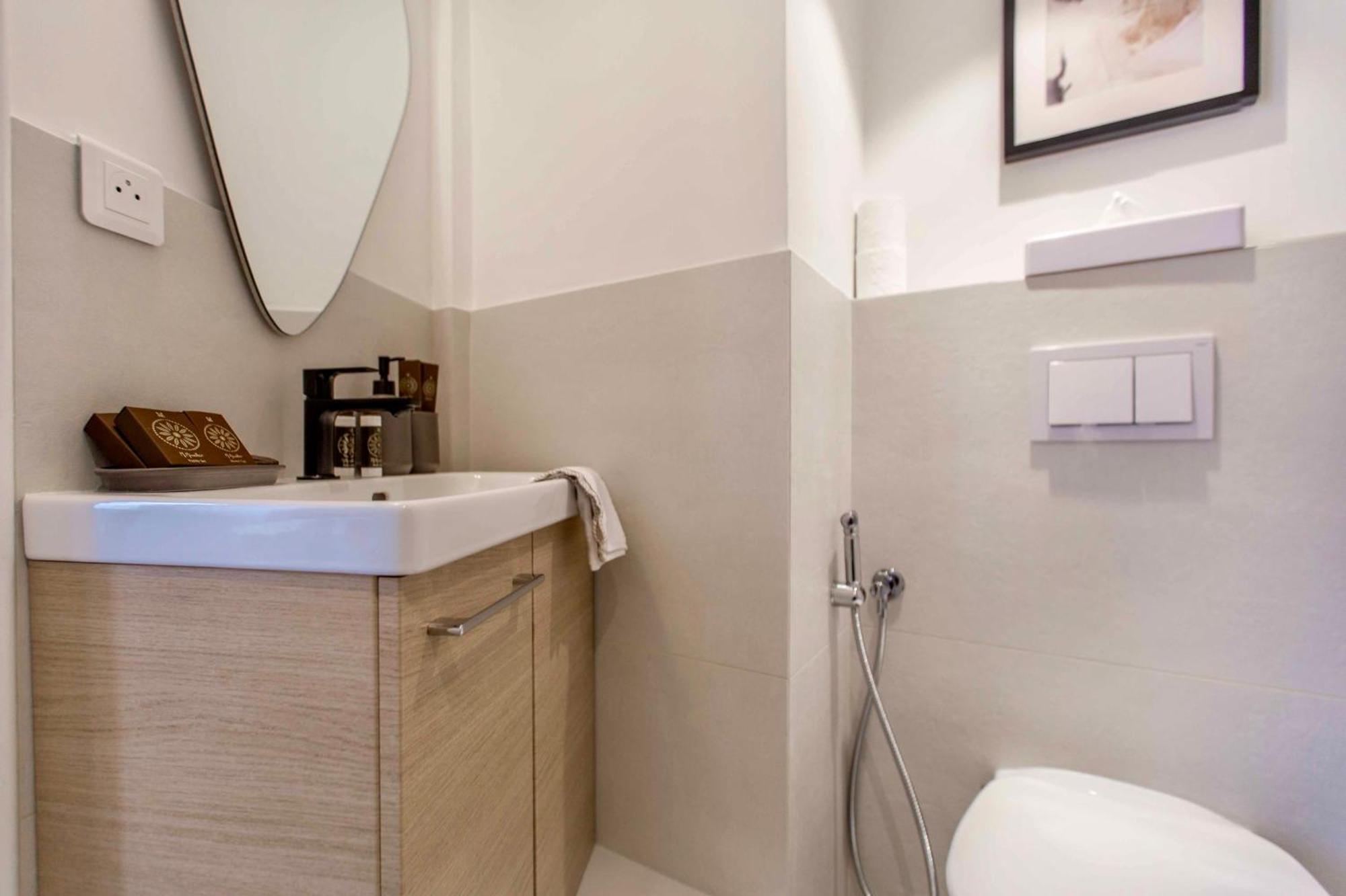 Suede Promenade Duplex Apartment At 1 Min From The Sea 2 Bathrooms Nice Exterior photo