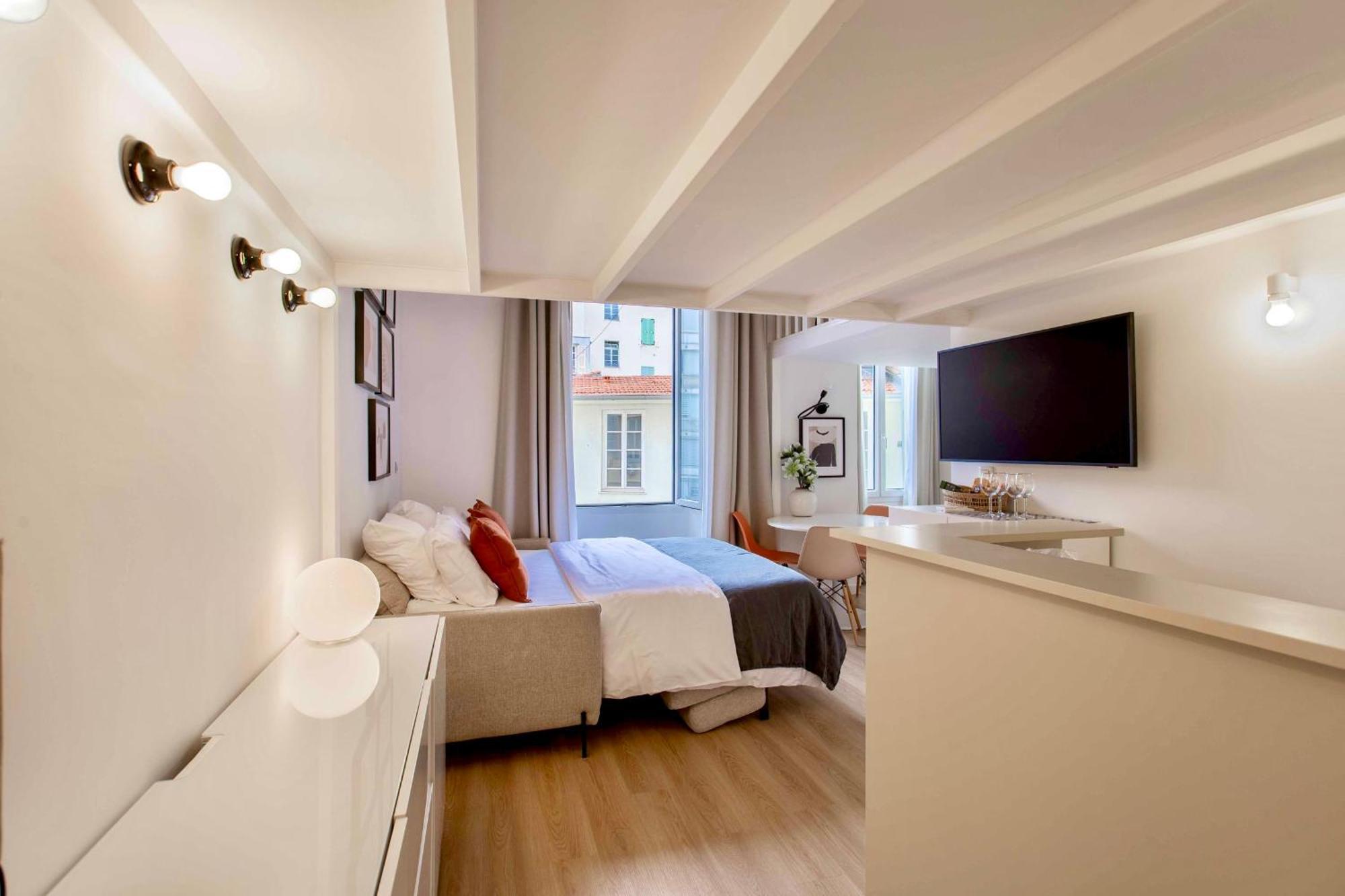 Suede Promenade Duplex Apartment At 1 Min From The Sea 2 Bathrooms Nice Exterior photo