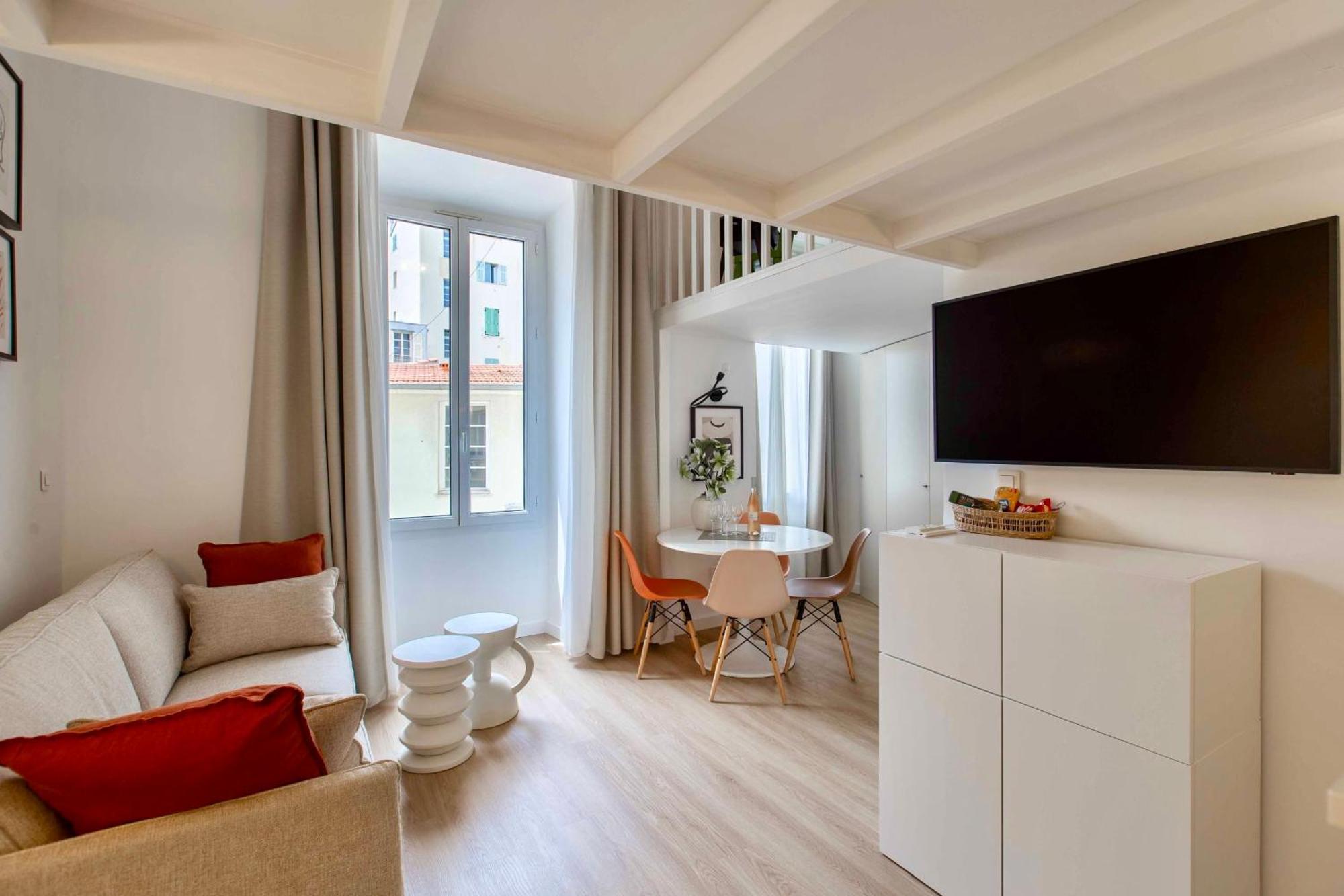 Suede Promenade Duplex Apartment At 1 Min From The Sea 2 Bathrooms Nice Exterior photo