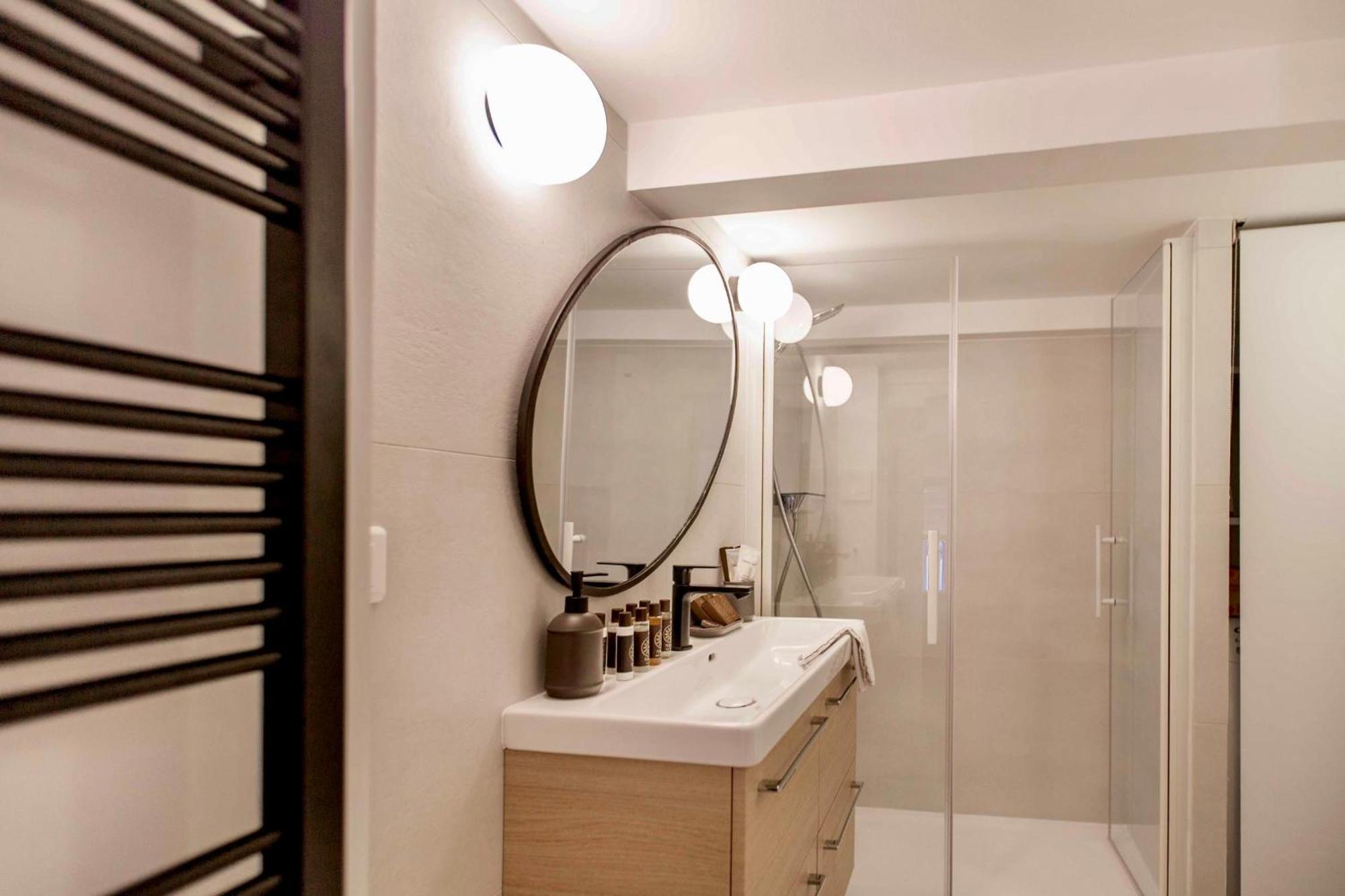 Suede Promenade Duplex Apartment At 1 Min From The Sea 2 Bathrooms Nice Exterior photo