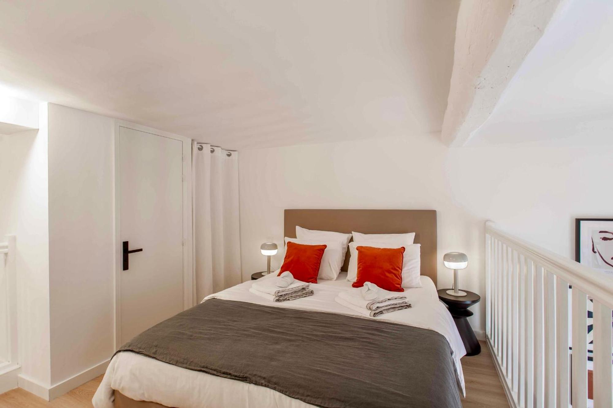 Suede Promenade Duplex Apartment At 1 Min From The Sea 2 Bathrooms Nice Exterior photo